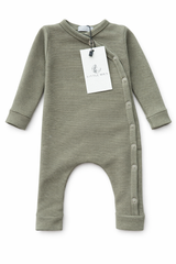 Boxpakje – Olive Green Rib maat 50/56